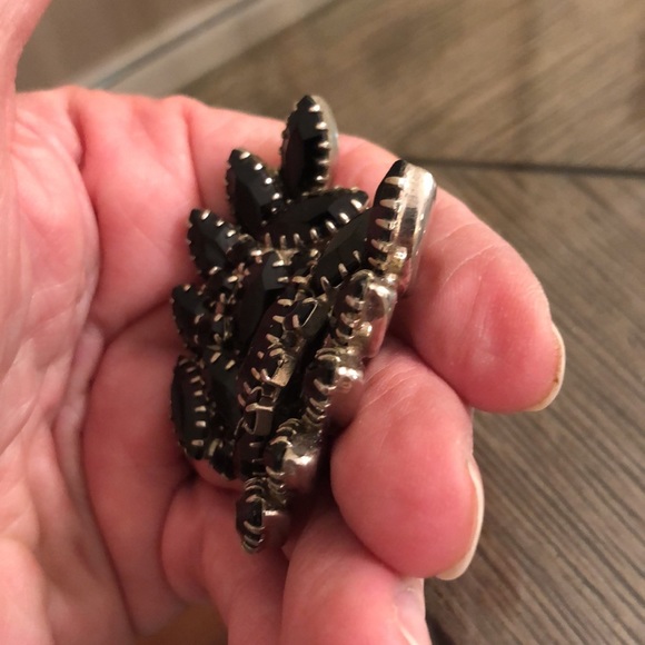 Vintage Black Glass Rhinestone Cluster Clip Earrings - Picture 11 of 15